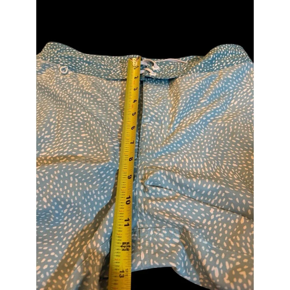 Chubbies Men's 32” Waist 6” Inseam Blue Pastel Patterned Swim Trunk Shorts